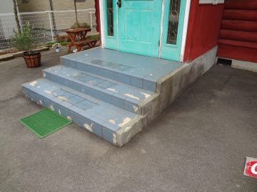 【諏訪市】C様 店舗玄関タイル工事 施工前