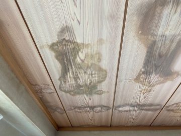 【下諏訪町】Ｔ様邸雨漏り修繕工事及び屋根塗装工事 施工前
