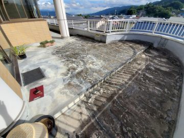 【岡谷市】牛山歯科医院ウレタン塗膜防水工事 施工前